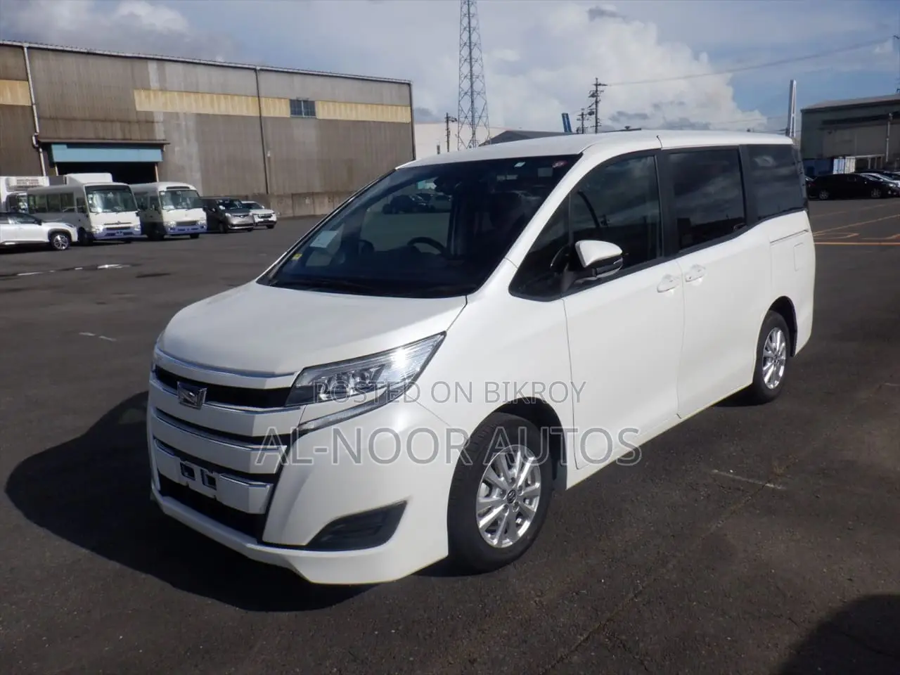 Toyota Noah 1.8 FWD Hybrid (7 seater) 2021 Pearl