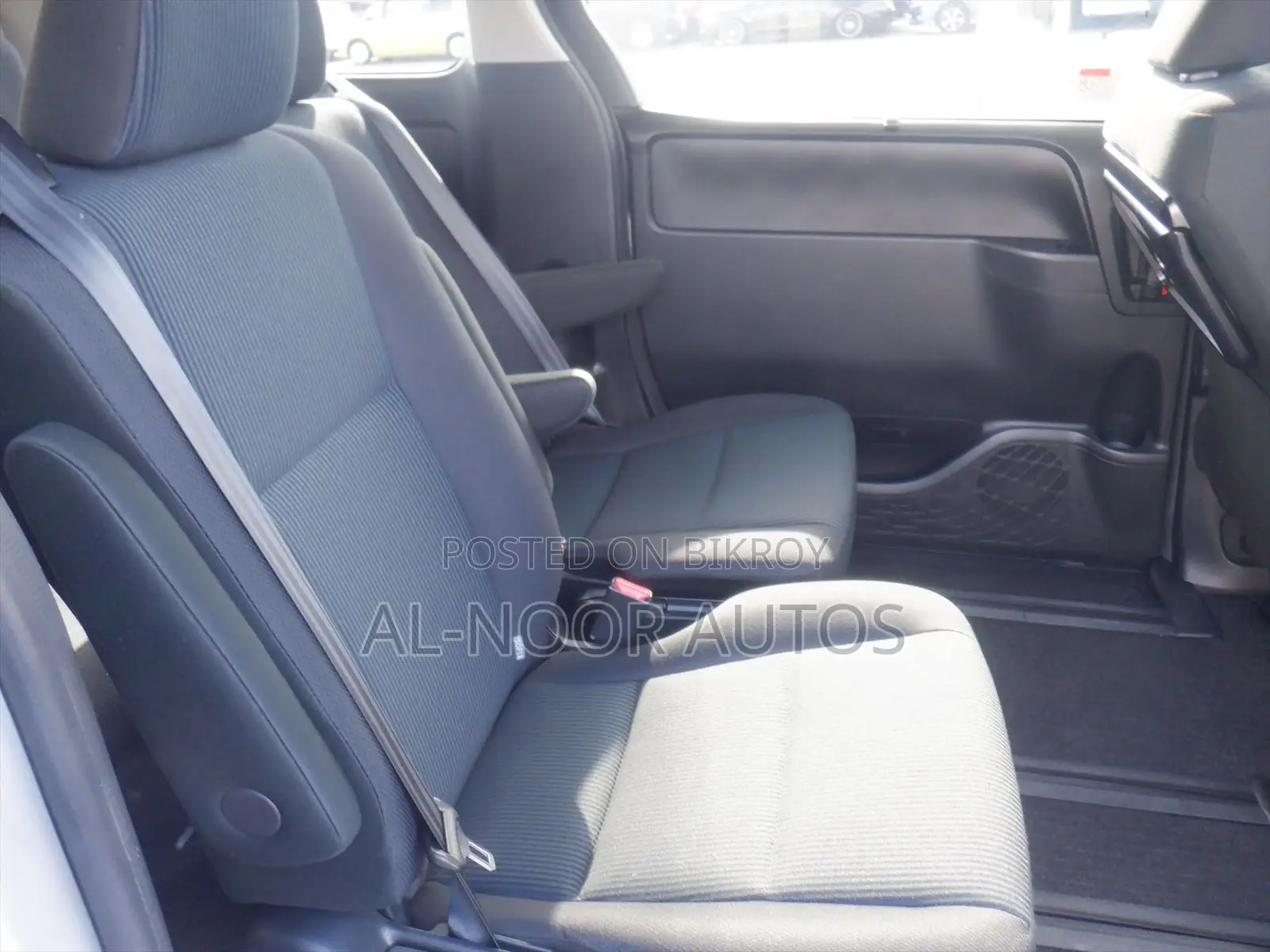 Toyota Noah 1.8 FWD Hybrid (7 seater) 2021 Pearl