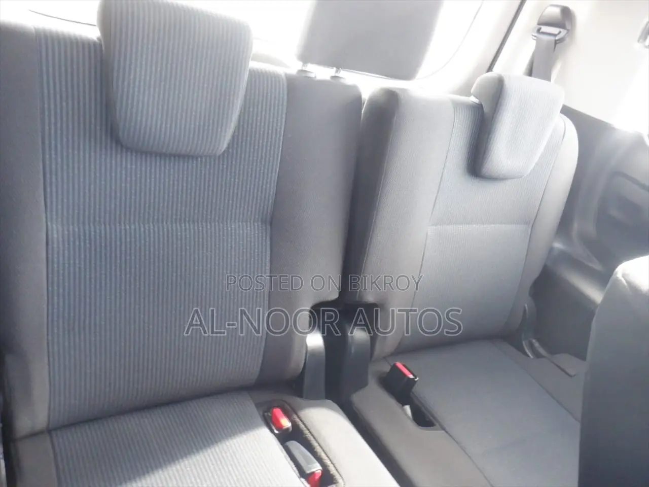 Toyota Noah 1.8 FWD Hybrid (7 seater) 2021 Pearl
