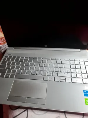 Laptop HP 15-Dw3031 8GB Intel Core I5 SSD 512GB