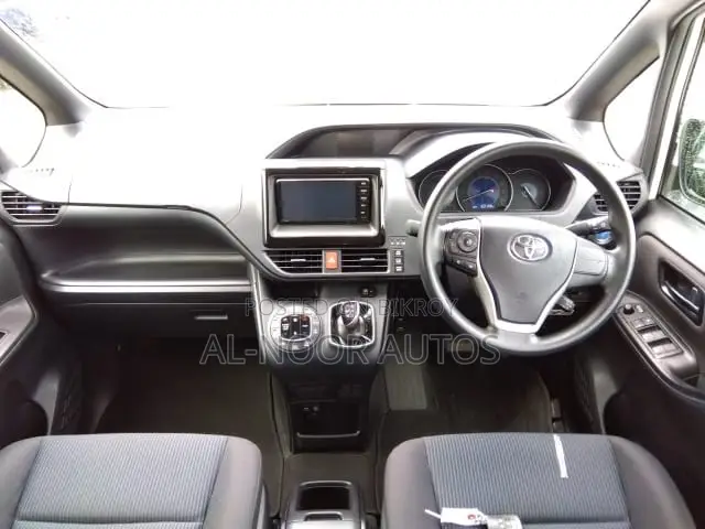 Toyota Noah 1.8 FWD Hybrid (7 seater) 2021 Pearl