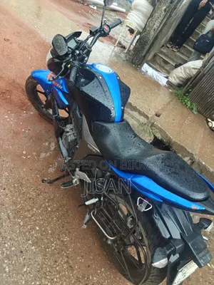 সুজুকি গিক্সার ২০২২ ব্লু