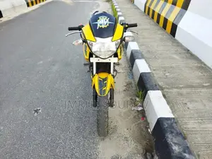 TVS Apache RTR 160 2V 2012 Yellow