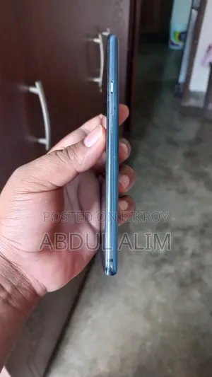 ওয়ানপ্লাস ৭টি ১২৮ জিবি নীল