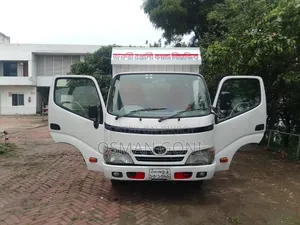 Toyota Dyna Delivery Van