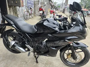 সুজুকি জিক্সার এসএফ ২০১৮ কালো
