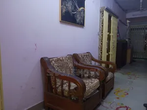 পুরাতন কাঠের তৈরি ২টি সুন্দর সোফা চেয়ার বিক্রি