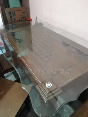 মালয়েশিয়ান কাঠের ডাইনিং টেবিল বিক্রয়ের জন্য (৬টি চেয়ার + ৮ মিমি ভিক্টোরিয়ান গ্লাস)