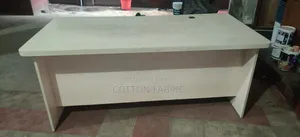 Looks like new, I had it custom built by a craftsman