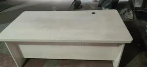 Looks like new, I had it custom built by a craftsman