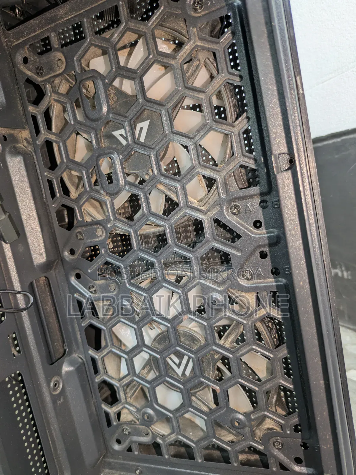 Value Top VT-M700 Mid Tower Casing With 3 RGB Fans
