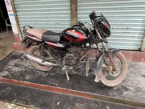 বাজাজ ডিসকভার ১২৫ ২০১৮ ব্ল্যাক