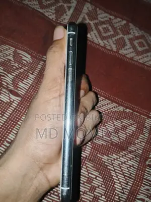 অ্যাপল আইফোন এক্স ৬৪ জিবি হোয়াইট
