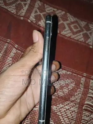 অ্যাপল আইফোন এক্স ৬৪ জিবি হোয়াইট