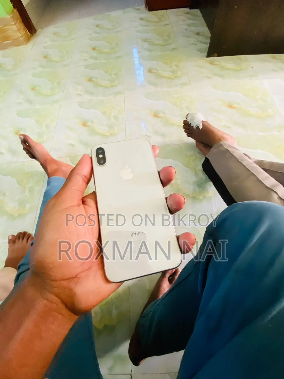 অ্যাপল আইফোন এক্স ২৫৬ জিবি সাদা