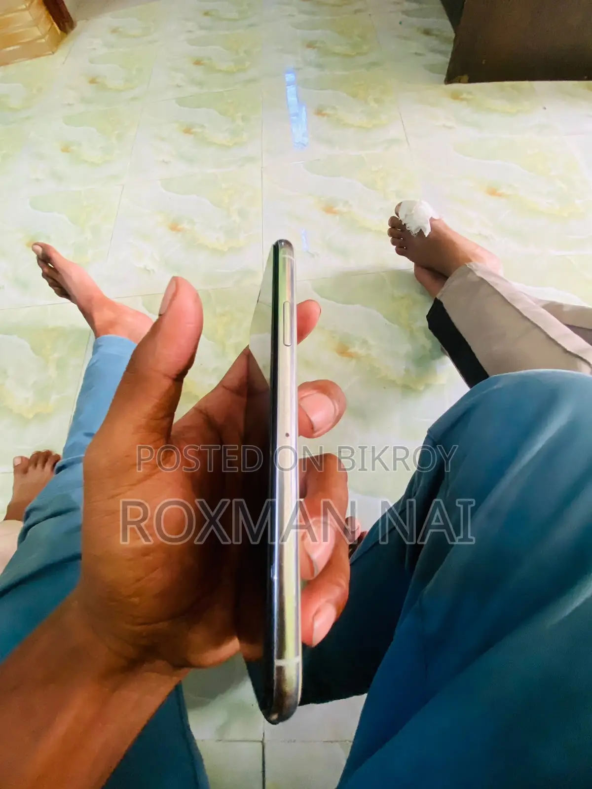 অ্যাপল আইফোন এক্স ২৫৬ জিবি সাদা