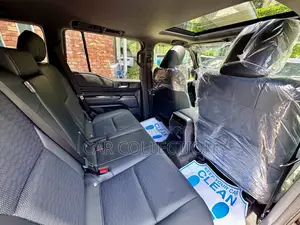 New Toyota Land Cruiser Prado 2.7 2024 Black