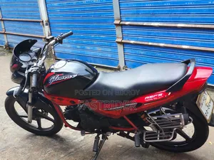হিরো গ্ল্যামার ২০১৬ কালো