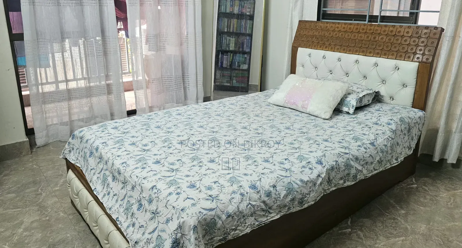 কাঠের সিঙ্গেল খাট