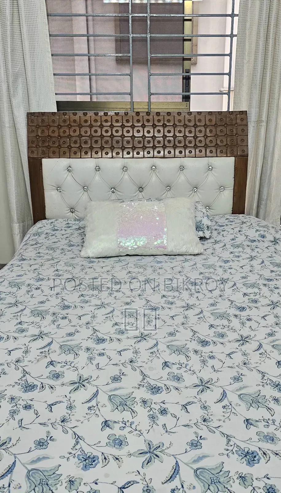 কাঠের সিঙ্গেল খাট