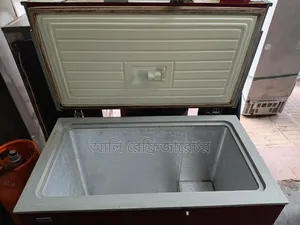 একটি ডিপ ফ্রিজ বিক্রি হবে