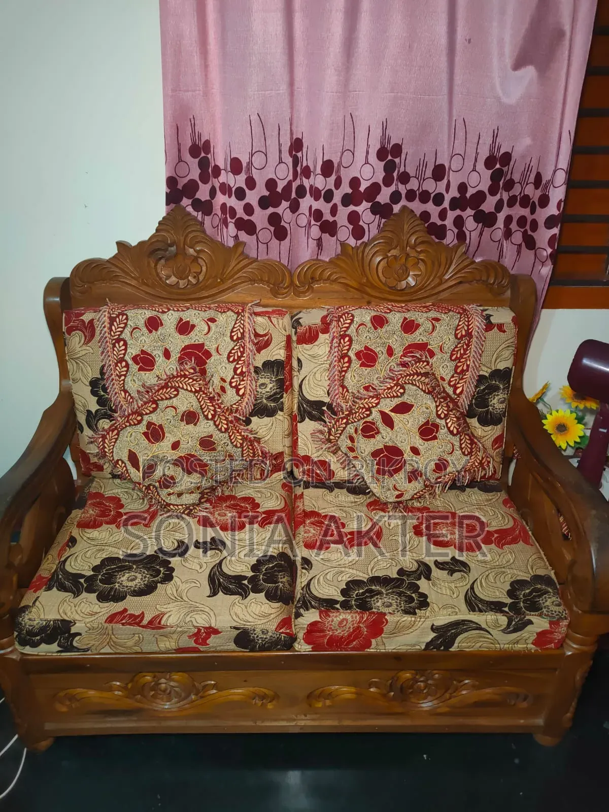 রেইনট্রি কাঠের সোফা এবং টিভি কেবিনেট