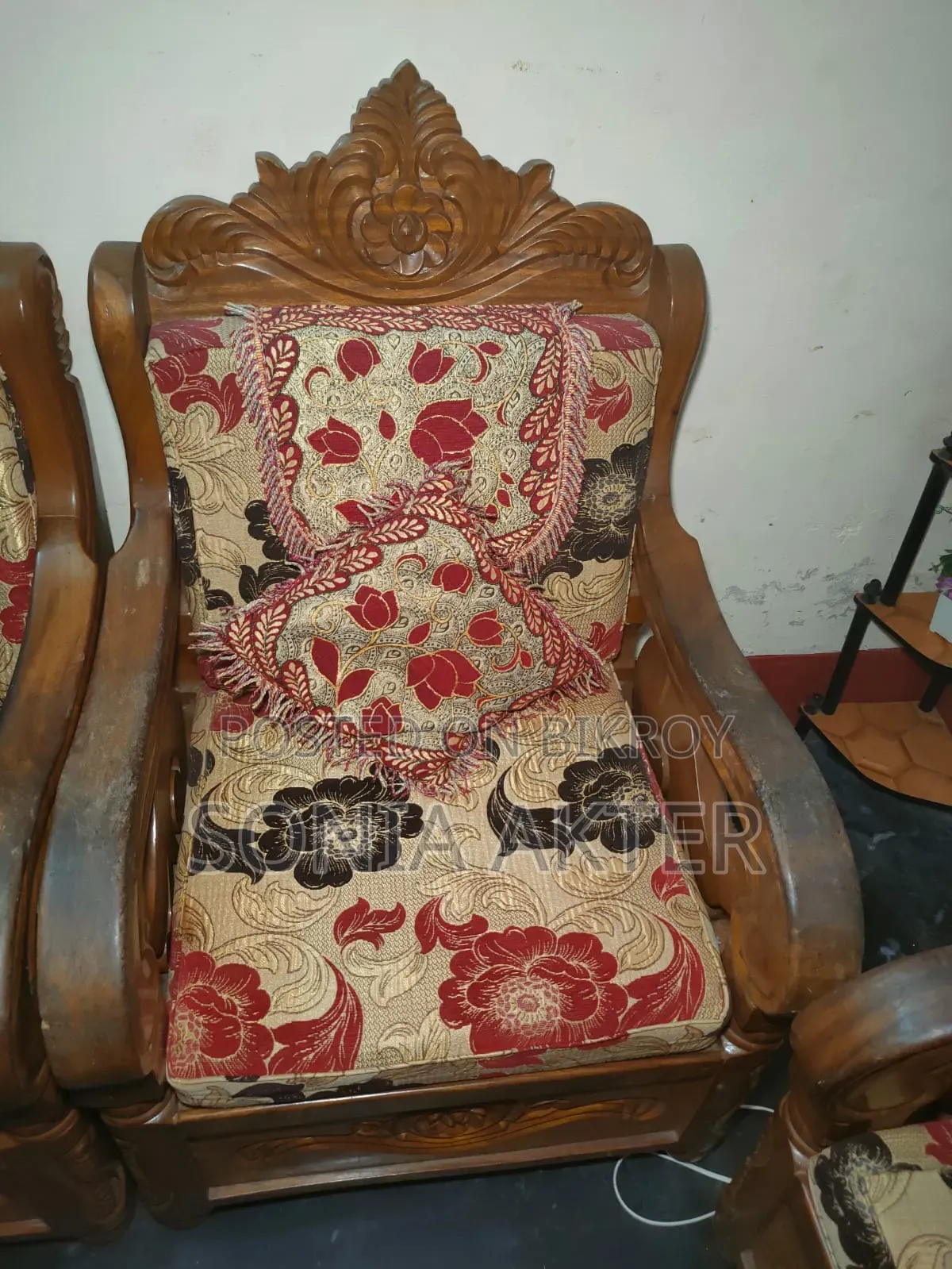 রেইনট্রি কাঠের সোফা এবং টিভি কেবিনেট