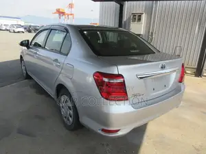 টয়োটা এক্সিও ২০২১ রূপালী