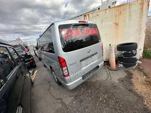Toyota HiAce 2021 Silver