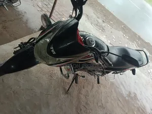 টিভিএস মেট্রো ২০১৭ কালো