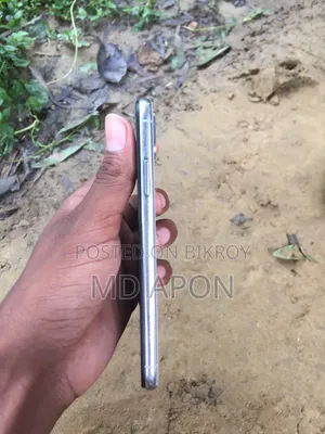 অ্যাপল আইফোন এক্স ৬৪ জিবি হোয়াইট