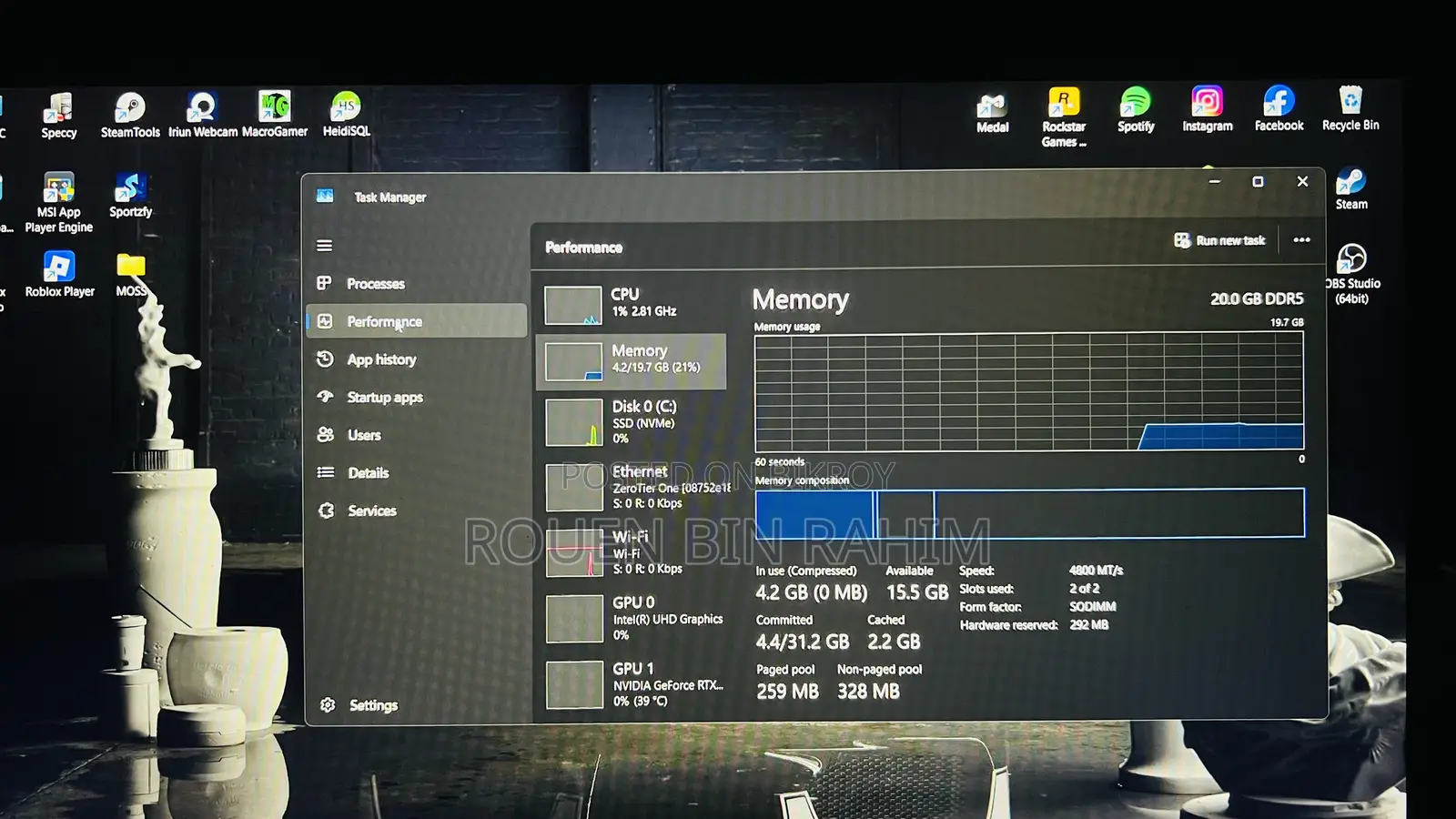 Laptop Lenovo LOQ 15IRH8 20GB Intel Core I5 SSD 512GB
