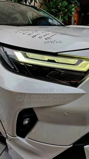 Toyota RAV4 XLE Premium 2021 Pearl