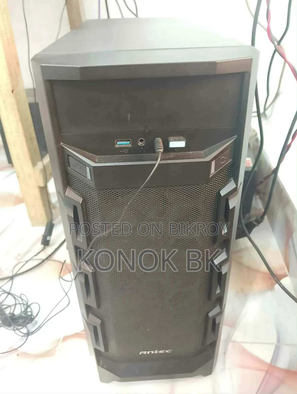 Desktop Computer 8GB AMD Ryzen 5 SSD 140GB