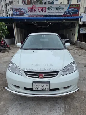 হোন্ডা সিভিক ২০১২ সাদা