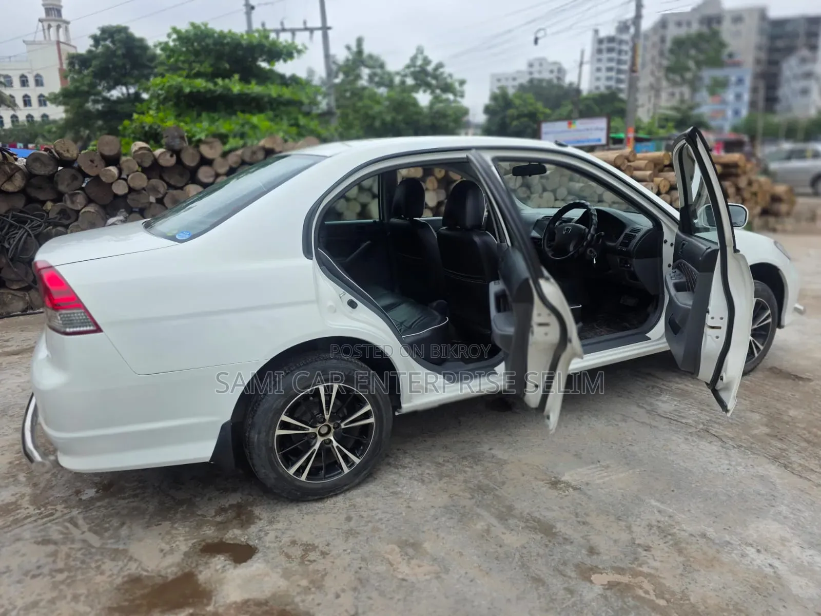 হোন্ডা সিভিক ২০১২ সাদা