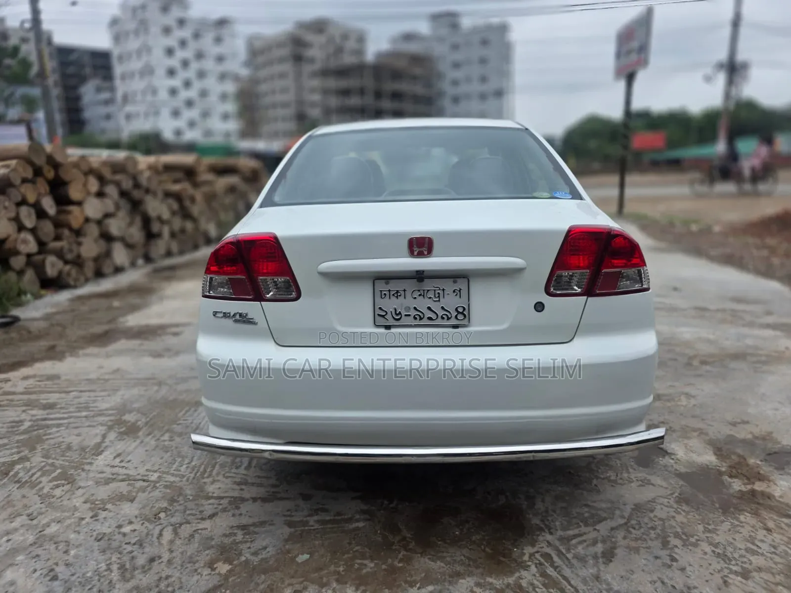 হোন্ডা সিভিক ২০১২ সাদা