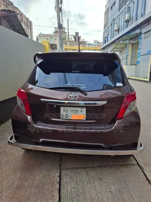 Toyota Vitz 2012 Gray