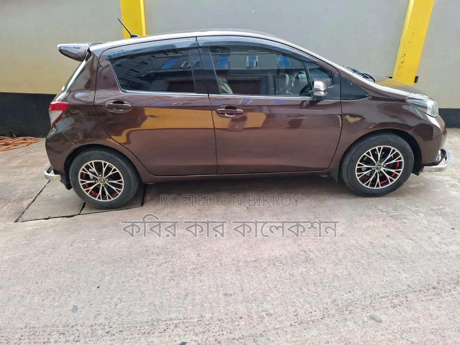 Toyota Vitz 2012 Gray