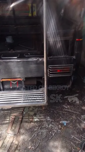 মহিন্দ্রা সেঞ্চুরো ২০২২ ব্ল্যাক
