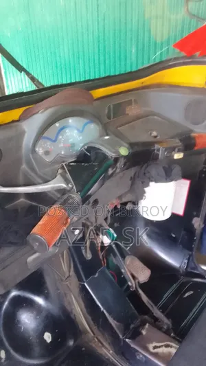 মহিন্দ্রা সেঞ্চুরো ২০২২ ব্ল্যাক