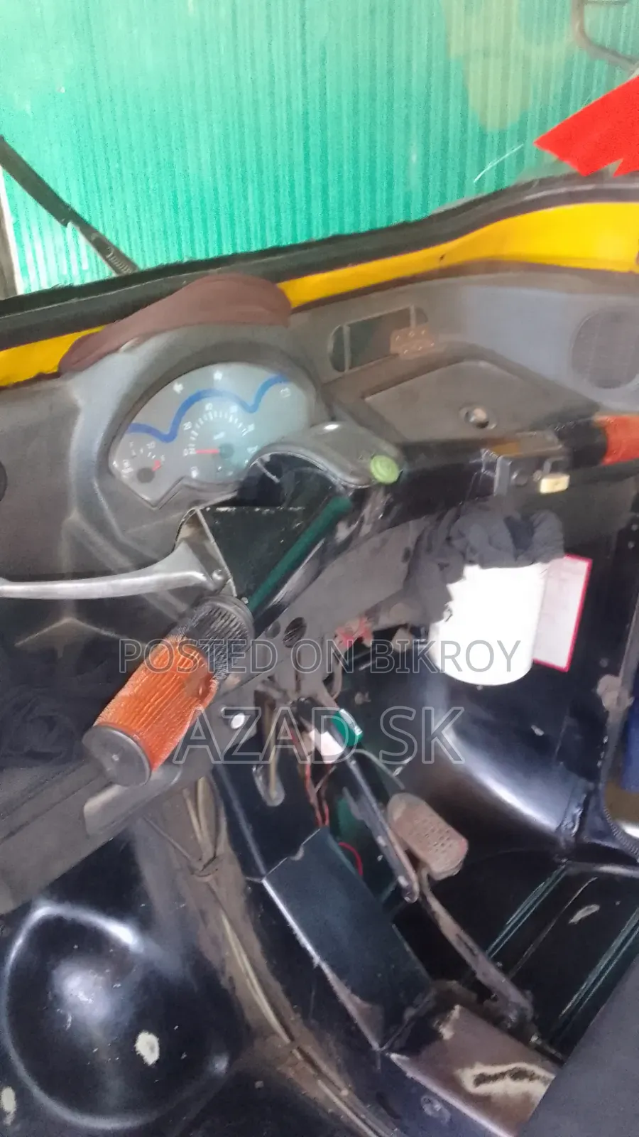 মহিন্দ্রা সেঞ্চুরো ২০২২ ব্ল্যাক