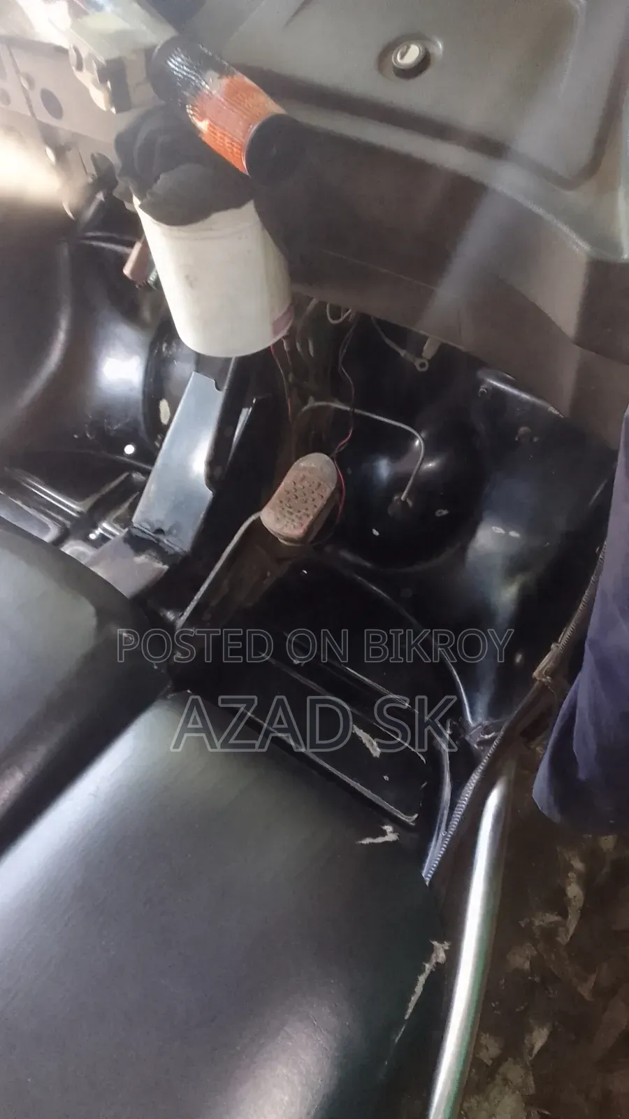 মহিন্দ্রা সেঞ্চুরো ২০২২ ব্ল্যাক