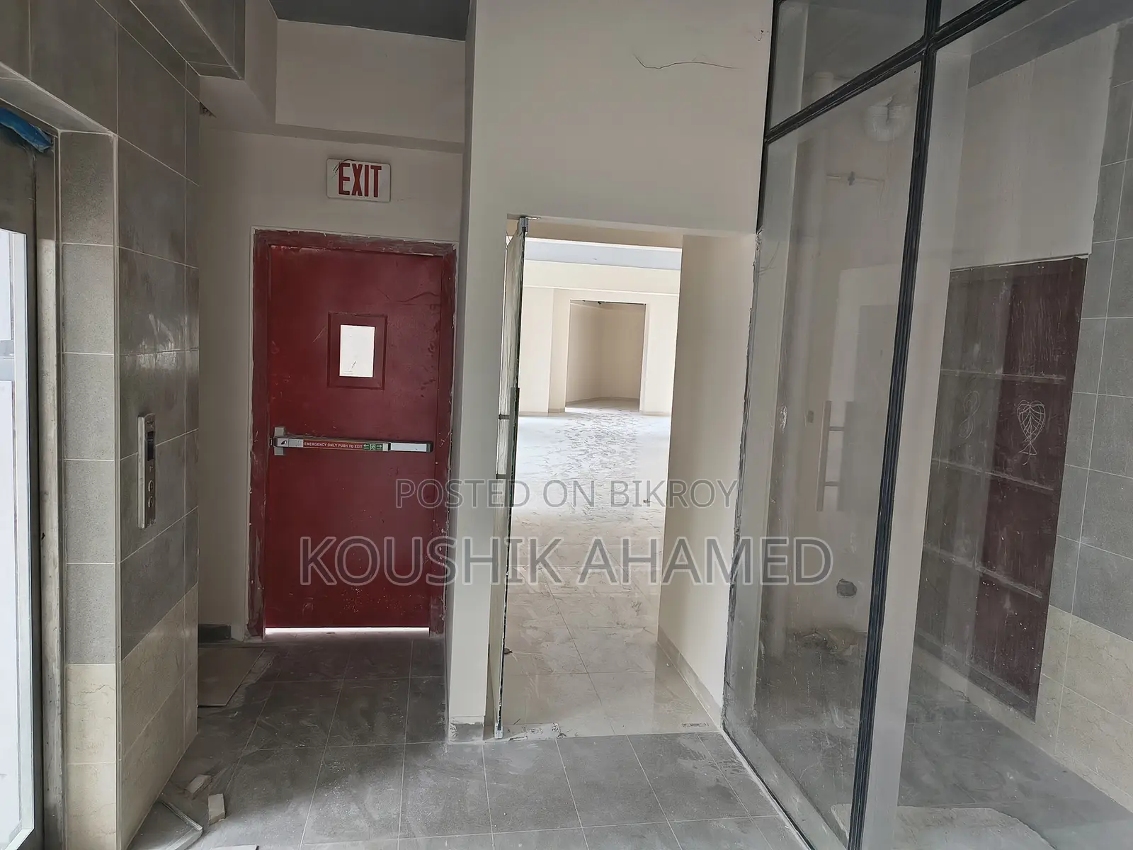 1355 SQFT Commercial Space for Rent (Official/Restaurant/Showroom)