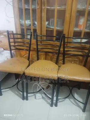 টেবিলটি বিক্রি করা হবে। ৩ একই রকমে চেয়ার। ৪ চেয়ারের ডাইনিং টেবিল।