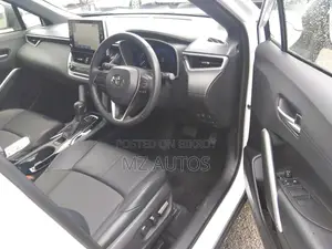 Toyota Corolla Cross 1.8 Hybrid AWD 2021 Pearl