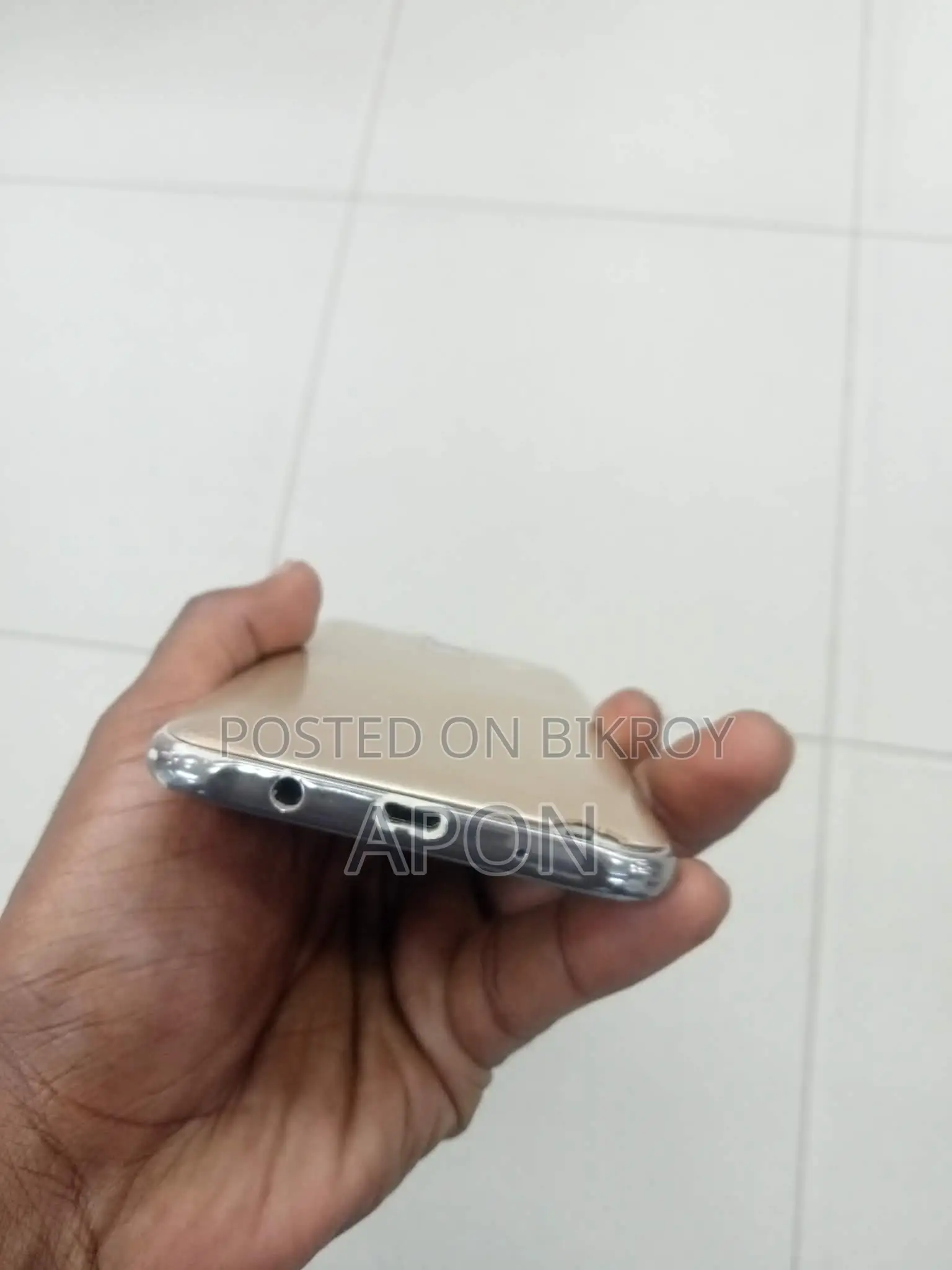 স্যামসাং গ্যালাক্সি জে৫ ৮ জিবি গোল্ড
