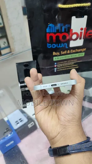 Apple iPhone 16e 128 GB White