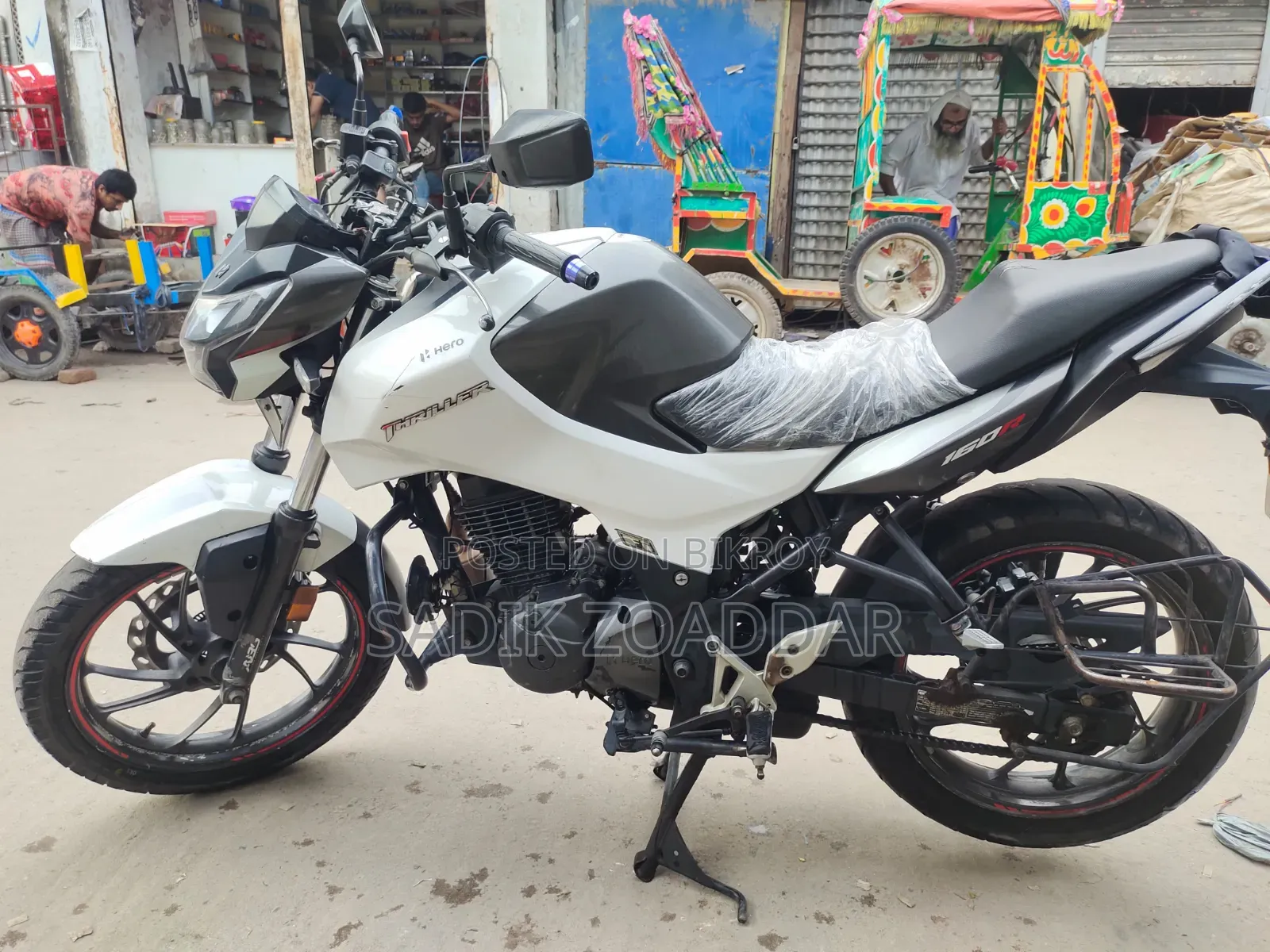 Hero Thriller 160R 2021 White