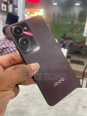 আইকিউওও জেড৯ ১২৮ জিবি